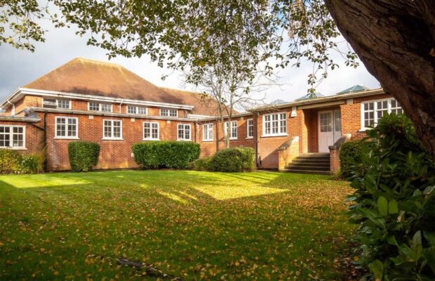 Alexander Road Hertfordshire AL2
